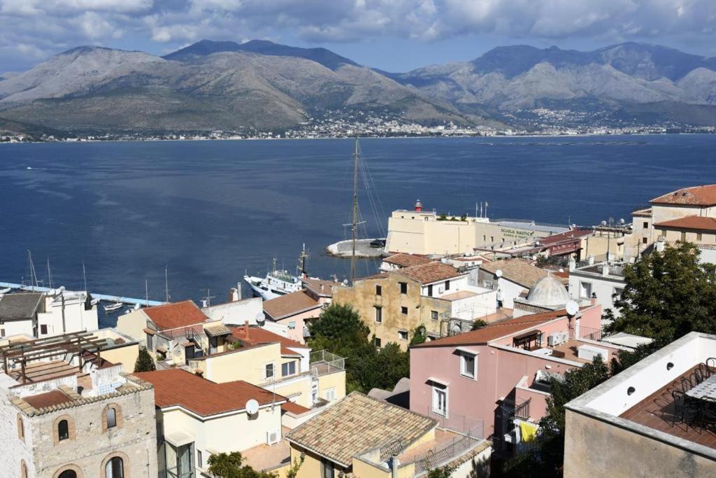 Le Suite Guarinelli B&B Gaeta Buitenkant foto